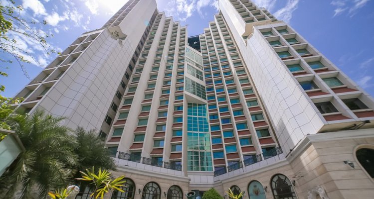 Hotel-The-Royal-Plaza